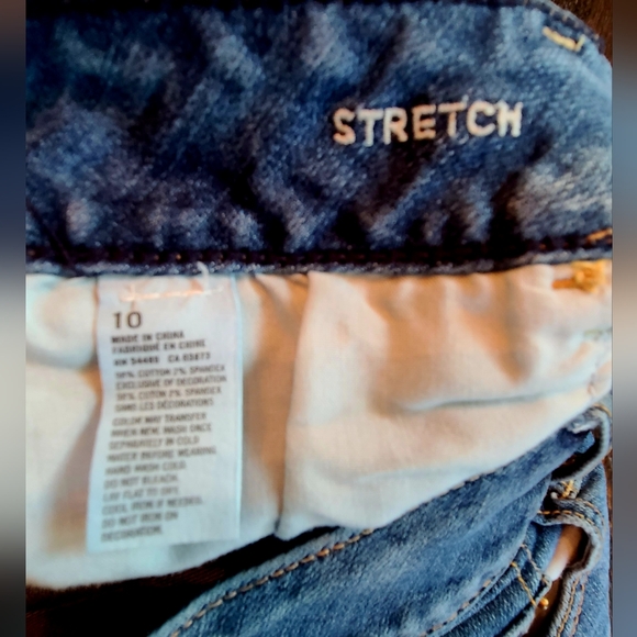 American Eagle Denim Shorts - Picture 3 of 3